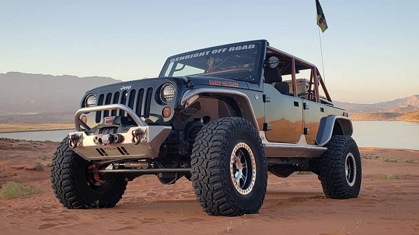 Jeep JKU with 37" tires