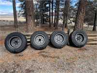 Toyo 40x15.5x20LT MT& black rhino wheels